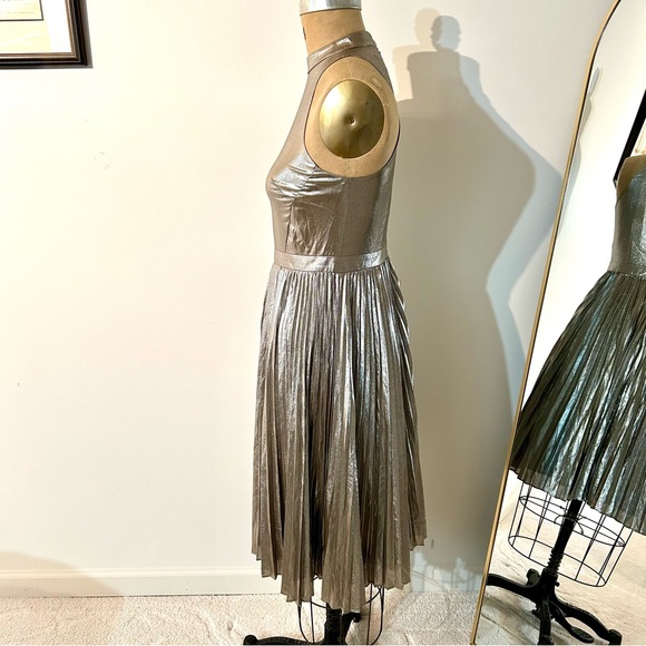 Ann Taylor Metallic Champagne Silver Gold Midi Pleated Mock Neck Dress Sz 4 - Picture 3 of 16